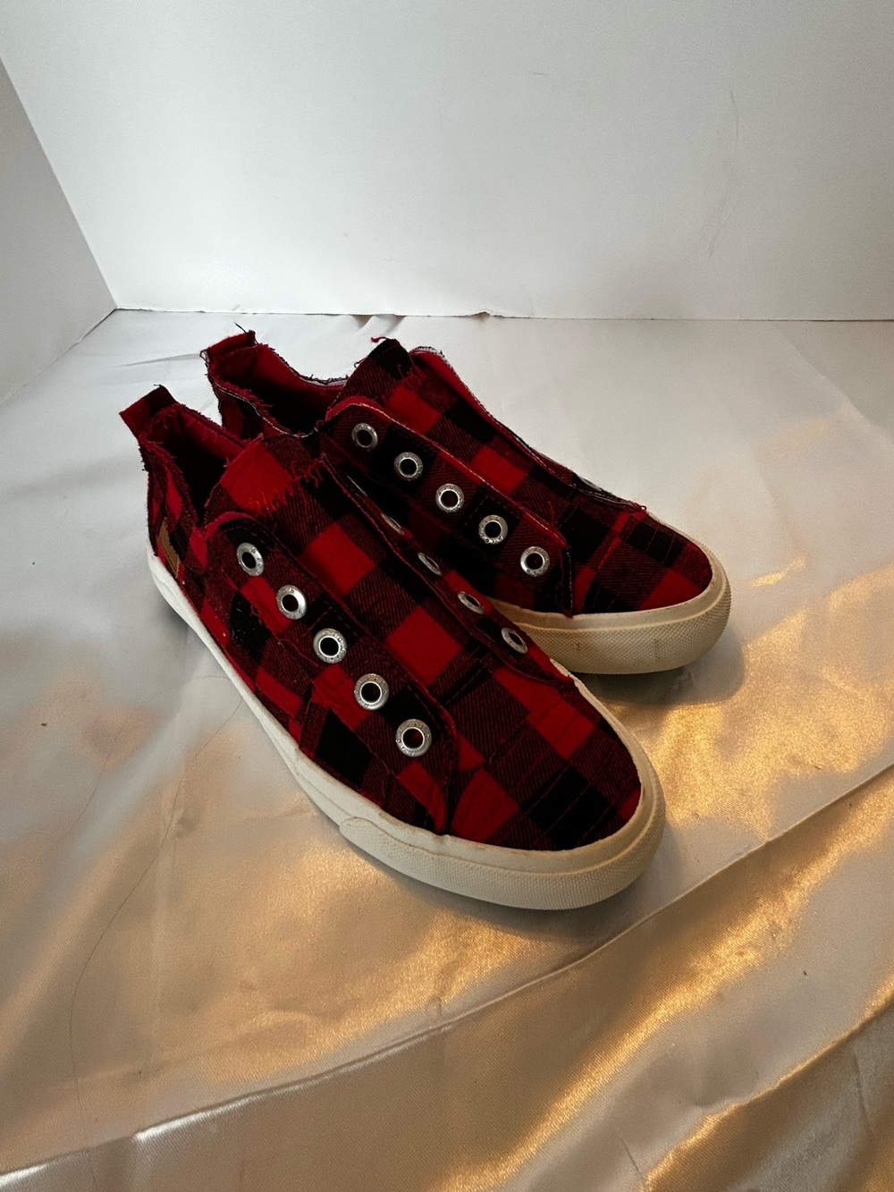 Blowfish Malibu Women's Play Slip On Comfort Red Buffalo Plaid Shoes Size‎ 7.5
